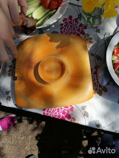 Блюдо из дерева