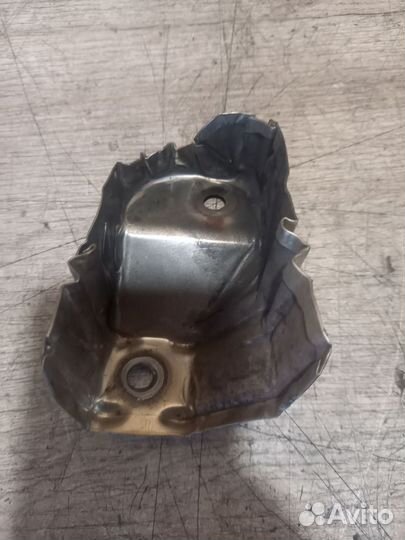 Тепловой экран выпускного коллектора Octavia A5