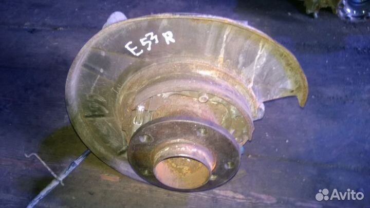 BMW E53 X5 кулак со ступицей задний в сборе