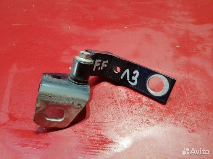 Петля двери задняя левая Ford Focus 3 2013