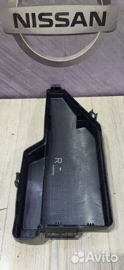 Крышка блока предохранителей Nissan teana J32