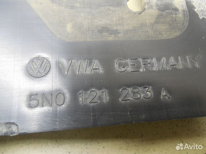 Воздуховод радиатора левый Tiguan 2007-2011