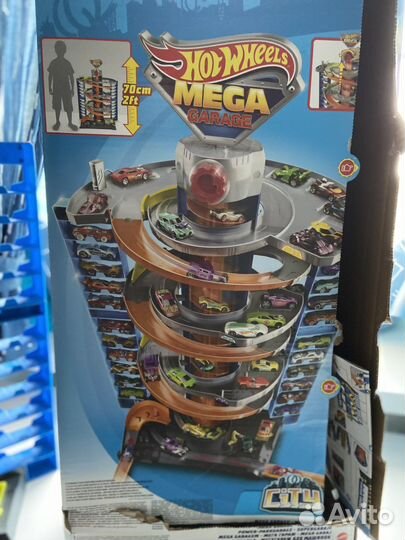 Hot wheels мега гараж