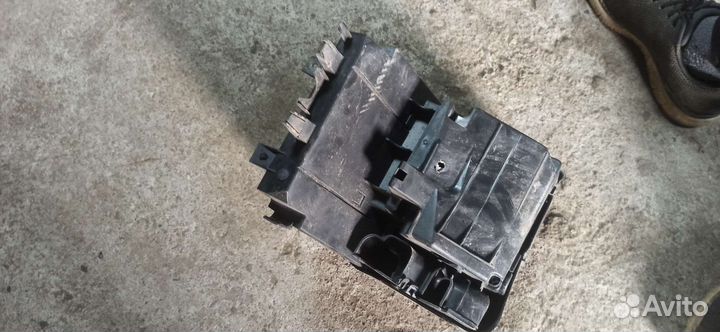 Корпус блока предохранителей Peugeot 307