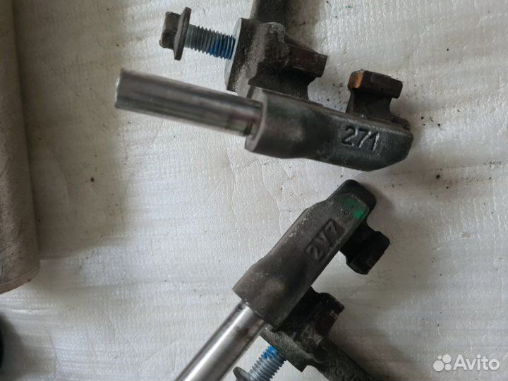 Скоба суппорта задняя Ford Focus 3 1.6 2013