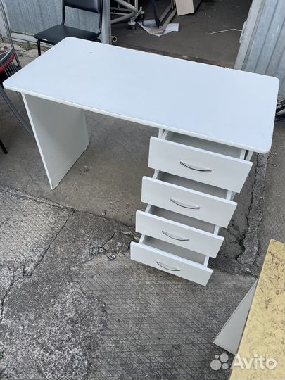 Письменный стол