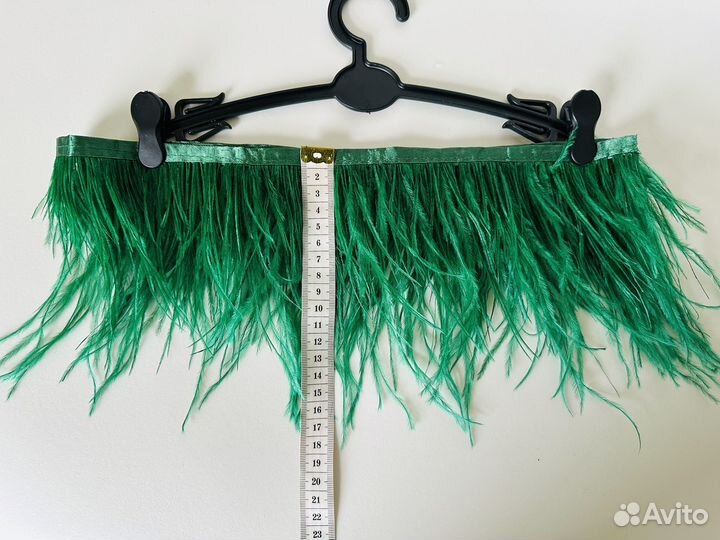 Перья страуса на ленте