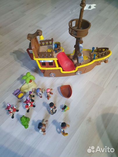 Корабль Джейк и пираты