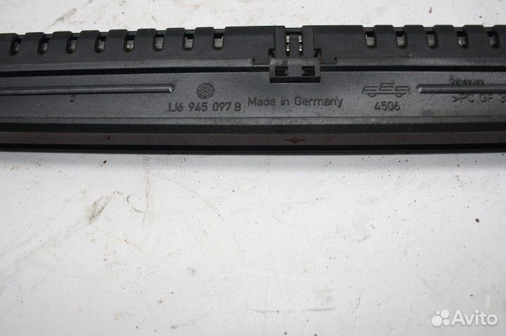 Фонарь задний (стоп сигнал) Volkswagen golf IV/bor