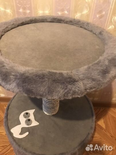 Дом-когтеточка для кошек с лежанкой