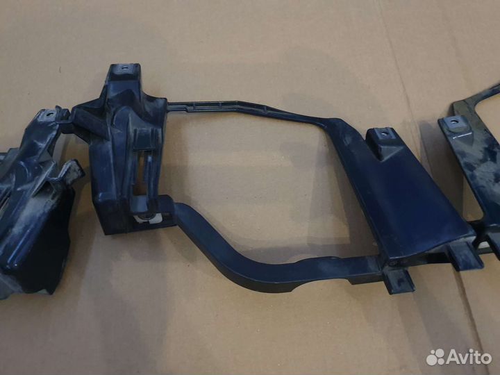 Кронштейн передней фары Bmw 5 E60