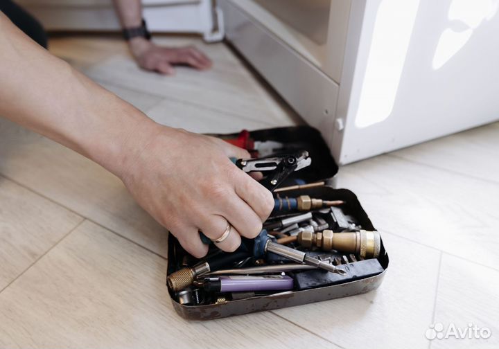 Мастер по ремонту холодильников. Надежно и честно