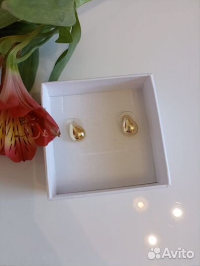 Браслет, серьги в подарок