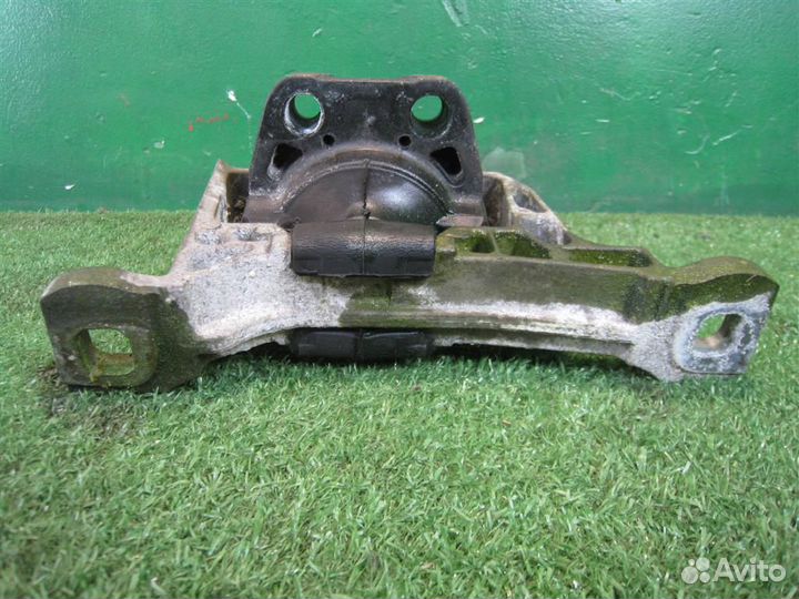 Опора (подушка) двигателя правая Ford Focus 2 (CB