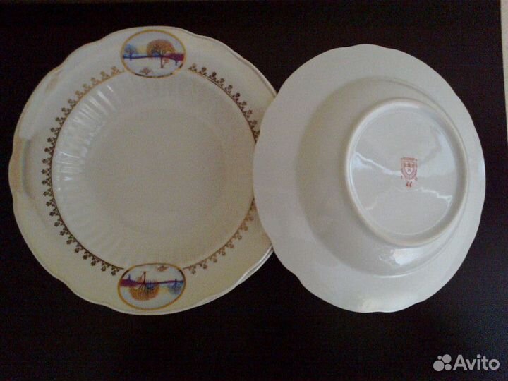Тарелки под первое блюдо.Фарфоровые.