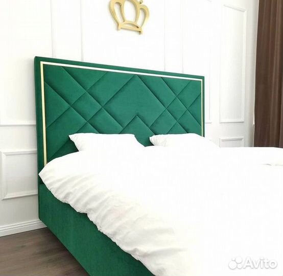 Кровать двухспальная с подъемным механизмом