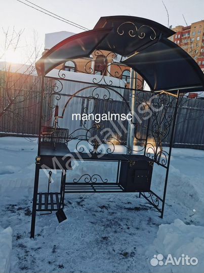 Мангал с крышей