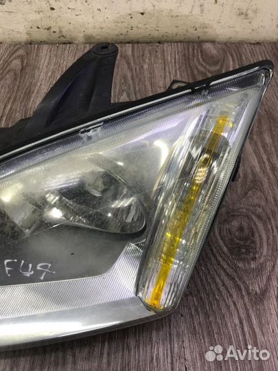 Фара передняя левая Ford Focus 2 хетчбэк 5-ти дв