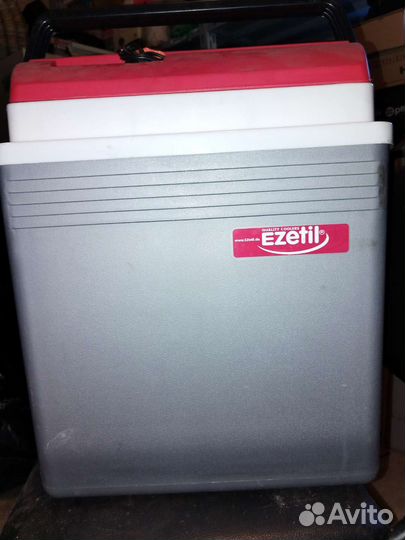 Продаю автомобильный холодильник Ezetil E28