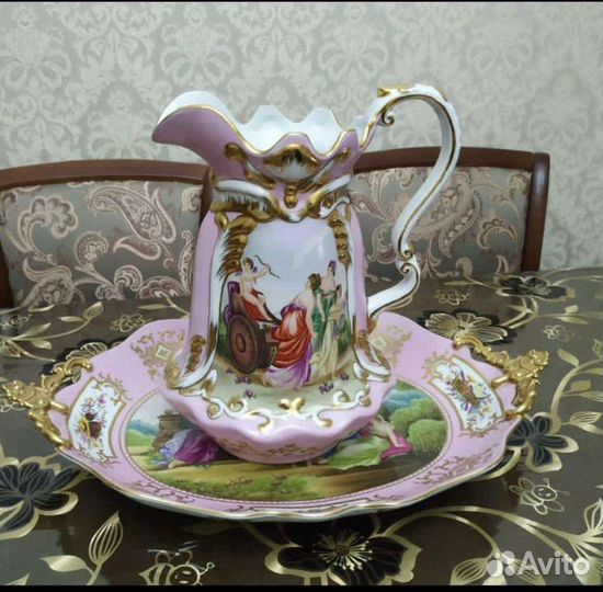 Старинная ваза