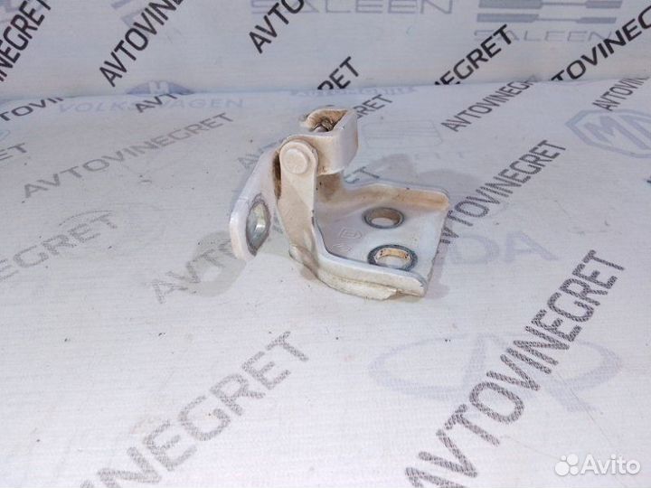 Петля двери передняя левая Лада Ларгус 1