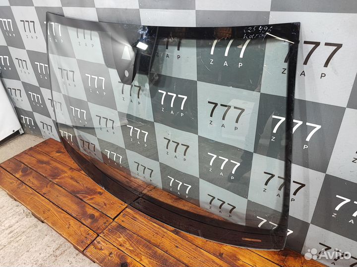 Стекло лобовое с обогревом Skoda Karoq 17-нв Б/У О