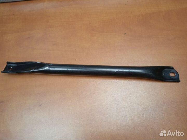 Распорка (растяжка) стоек правая Bmw 5 G30 B47D20A