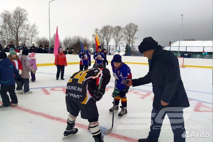 Хоккейная коробка из стеклопластиковых панелей