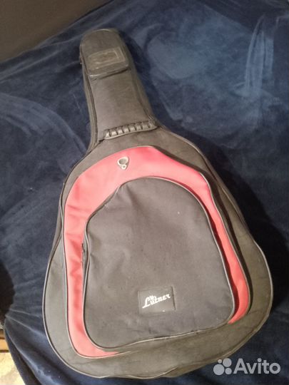 Акустическая гитара