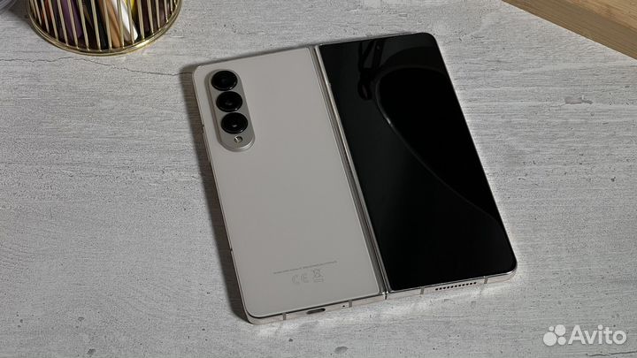Samsung Galaxy Z Fold4, 12/256 ГБ