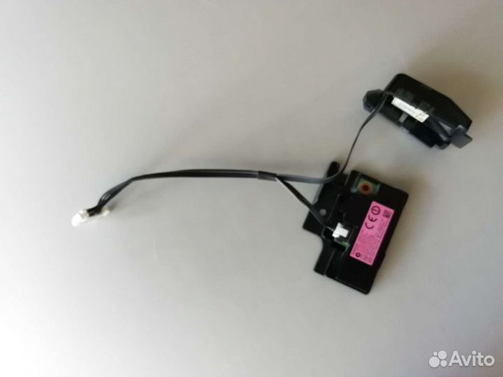 Кнопка включения и Wi-Fi телевизора UE32J4500AK