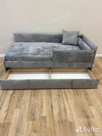 Кровать с ортопедическим матрасом