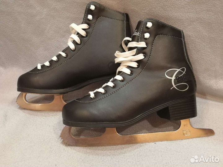Коньки фигурные 40 р-р