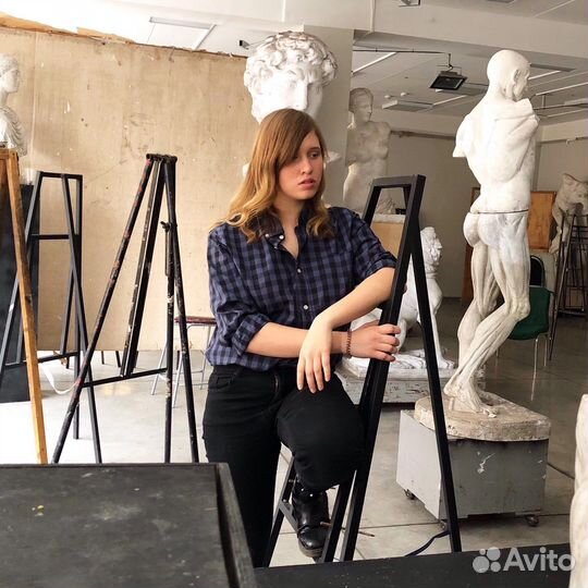 Преподаватель по рисунку и живописи