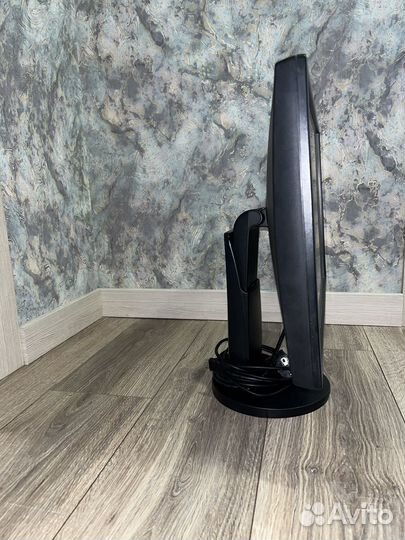 Монитор Samsung