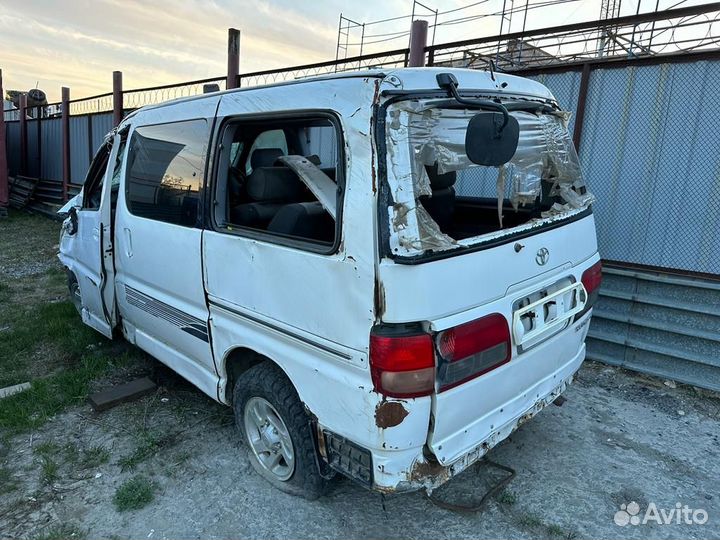 Toyota Regius 2.7 AT, 2000, битый, 287 000 км