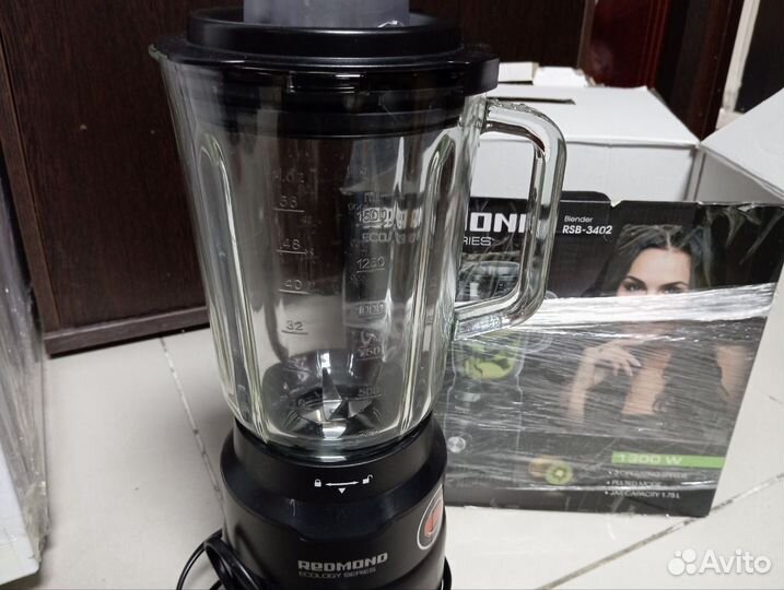 Блендер Redmond RSB-3402