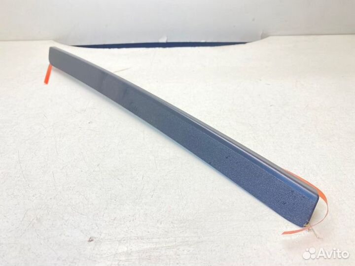 Накладка стекла задняя правая Suzuki Vitara 3