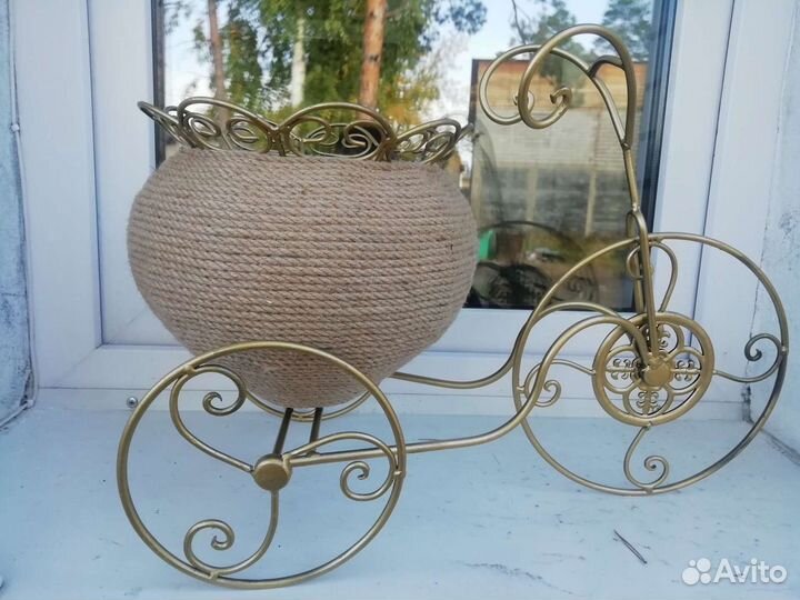 Горшок под цветы кованный