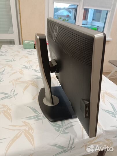 Монитор Dell U2412Mc