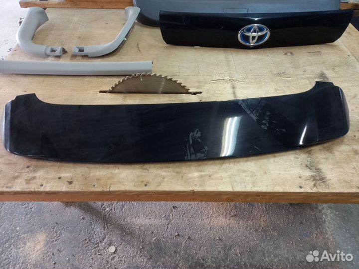 Спойлер Приус alpha