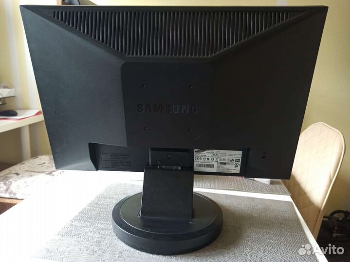 Монитор Samsung 2023nw