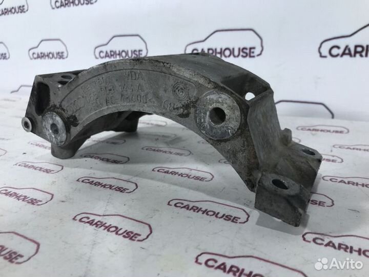 Кронштейн генератора Audi A6 C6 3.2 AUK