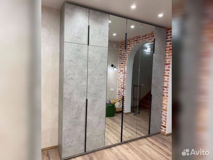 Шкаф с антресолью