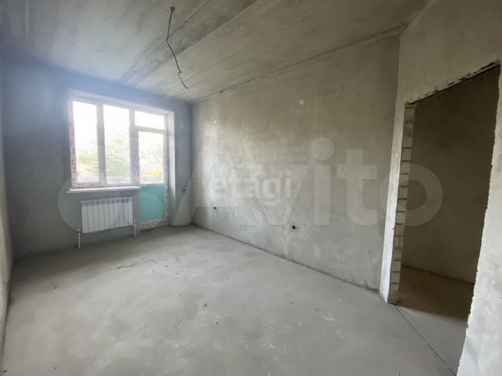 3-к. квартира, 90,3 м², 1/10 эт.