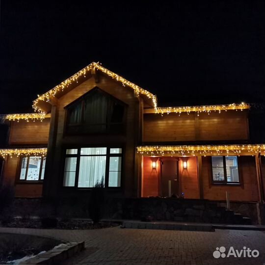 Новогоднее оформление зданий домов коттеджей кафе