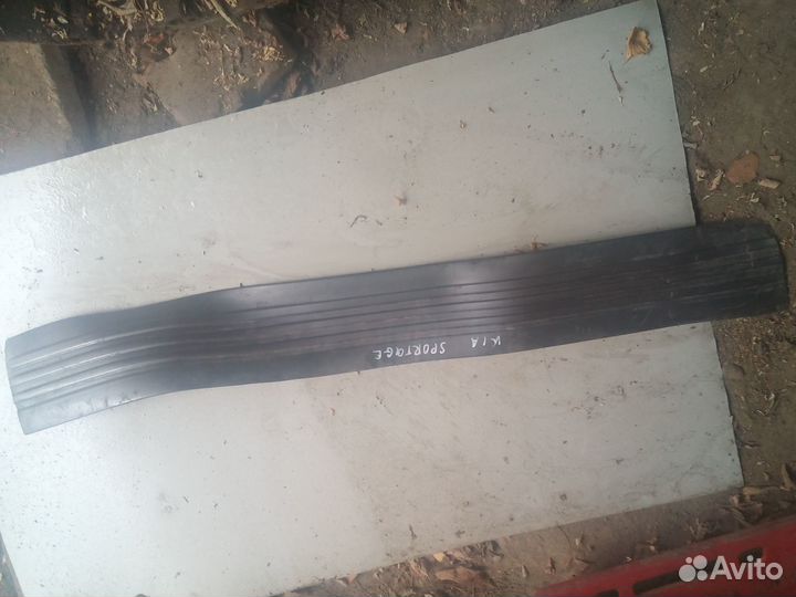 Накладка передней левой двери Kia Sportage 1