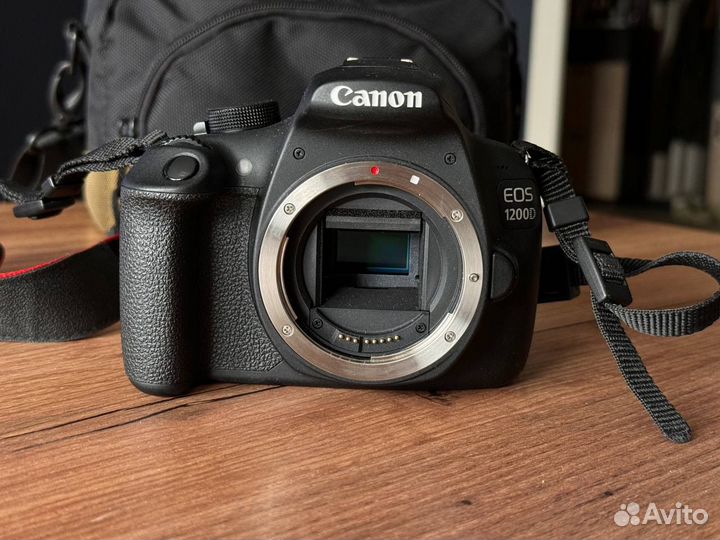 Зеркальный фотоаппарат Canon EOS 1200D Kit