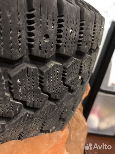 Yokohama Ice Guard F700Z 215/60 R16