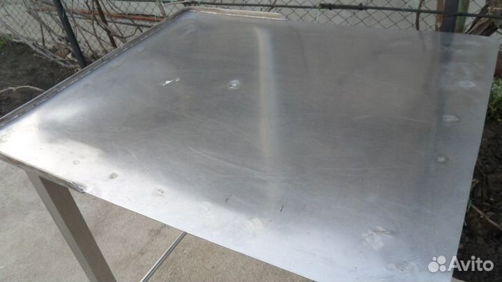 Стол из нержавеющей стали